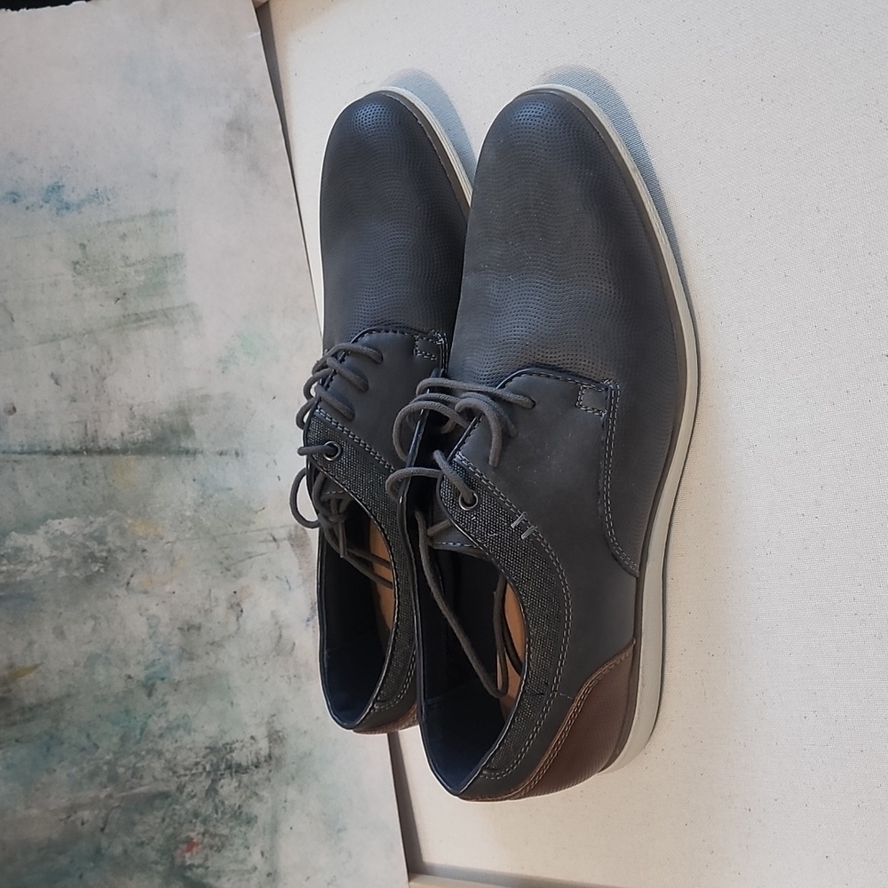 R2 dress shoes